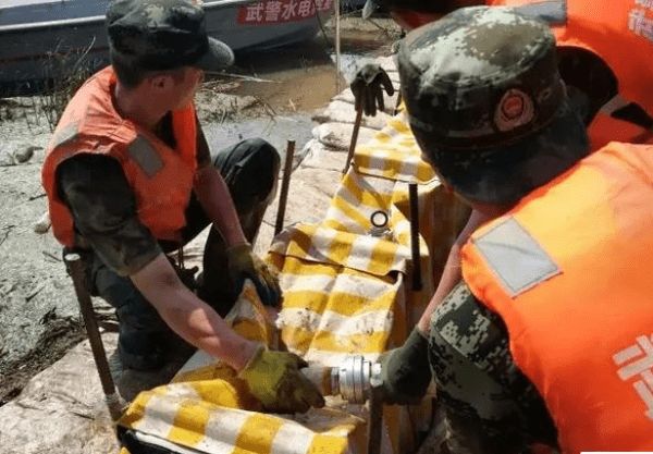 便捷式堵水墻在堵水建設(shè)中需不需要固定？